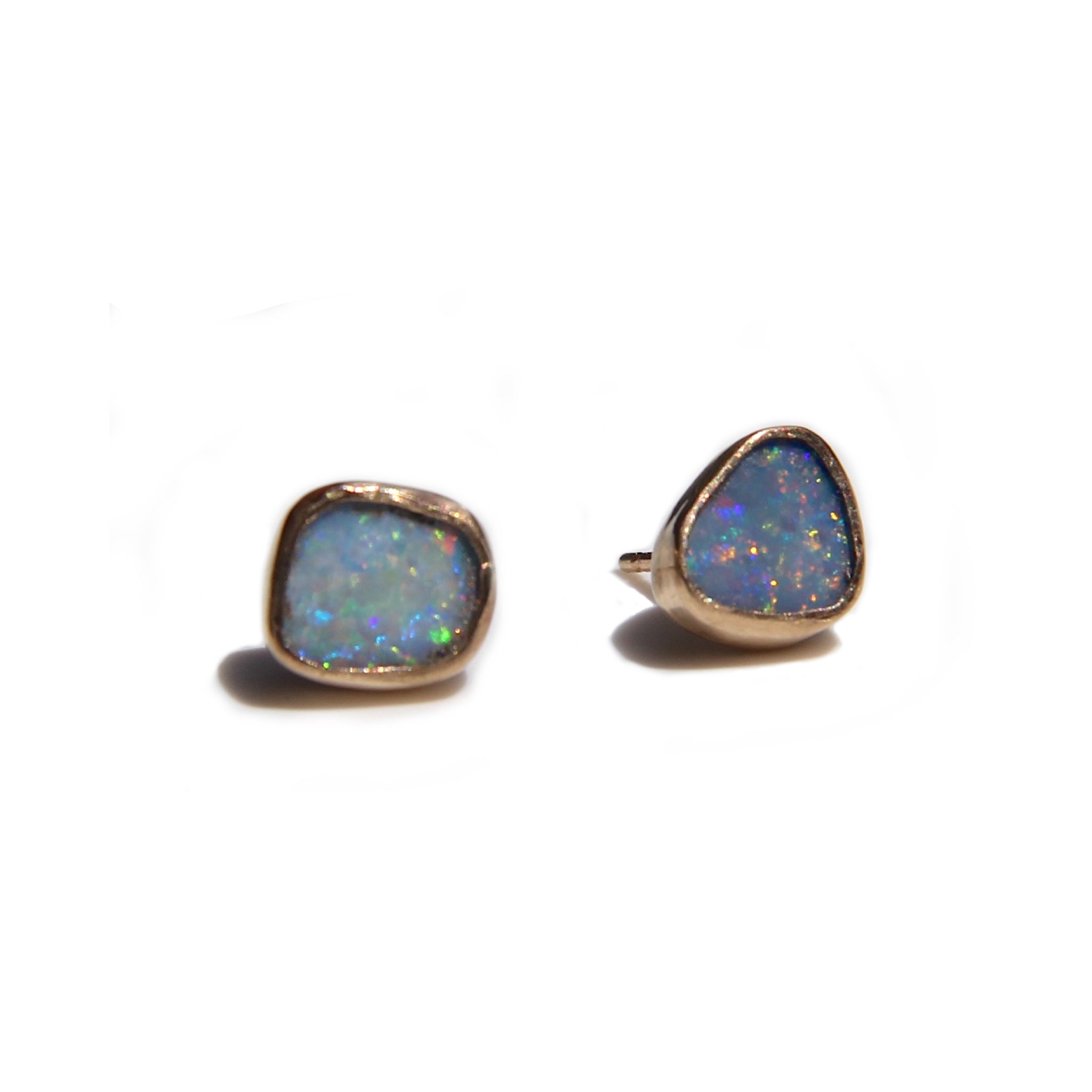 Asymmetrical Opal stud earrings in gold