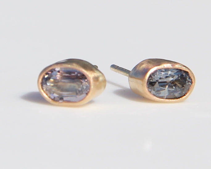 Gray Spinel Stud Earrings in gold