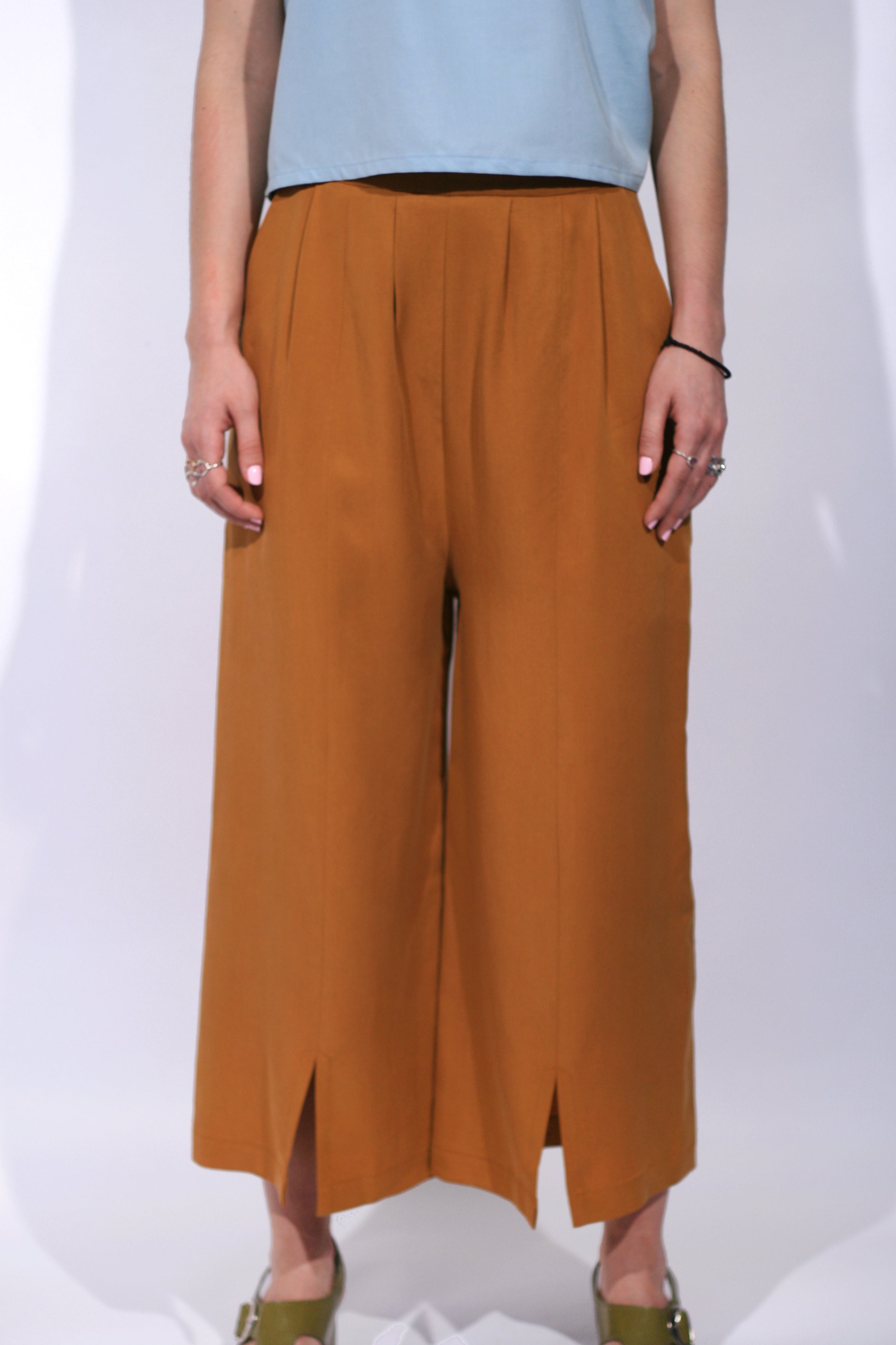 Eve Gravel Lac Noir Pants