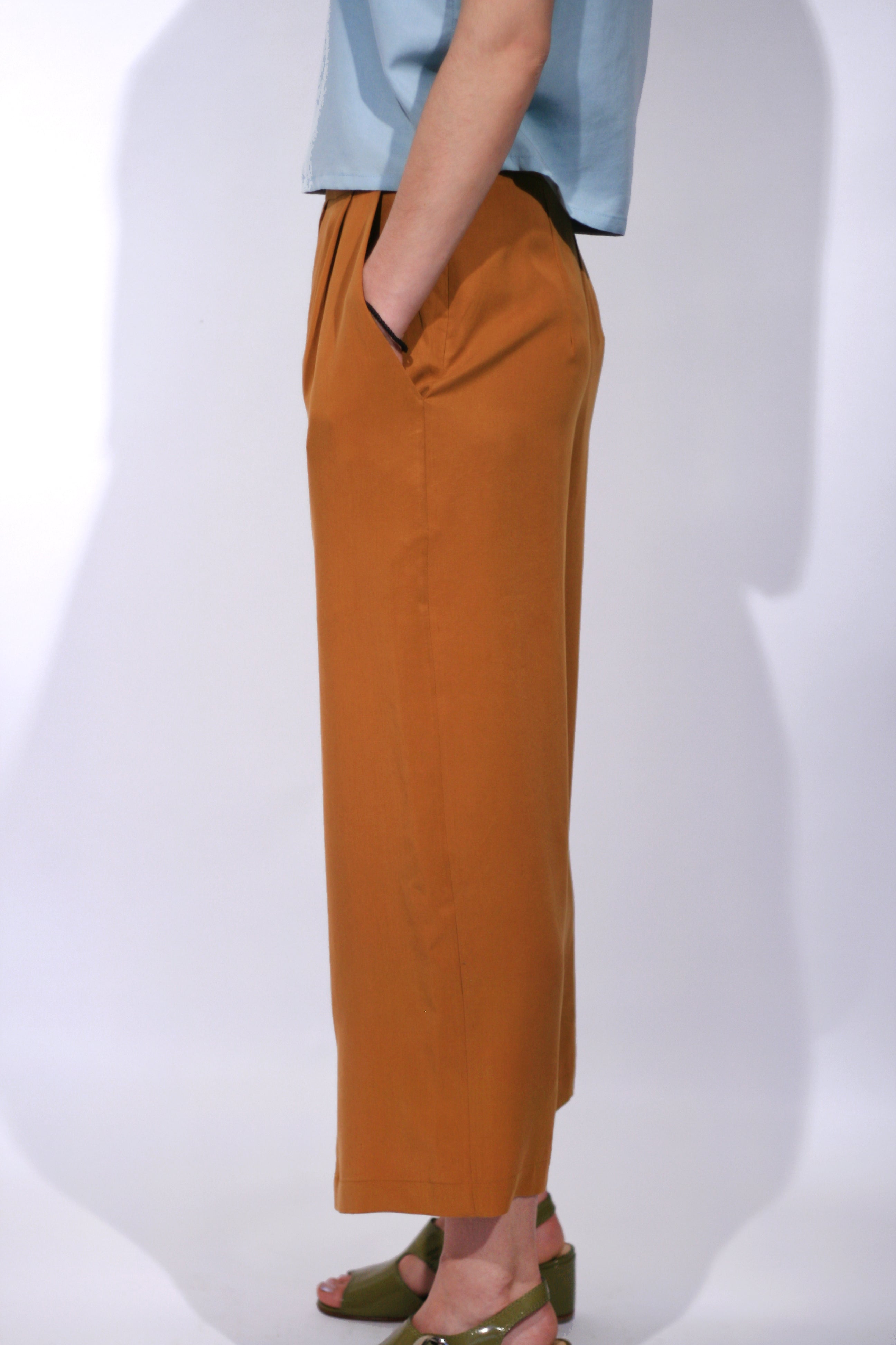 Eve Gravel Lac Noir Pants