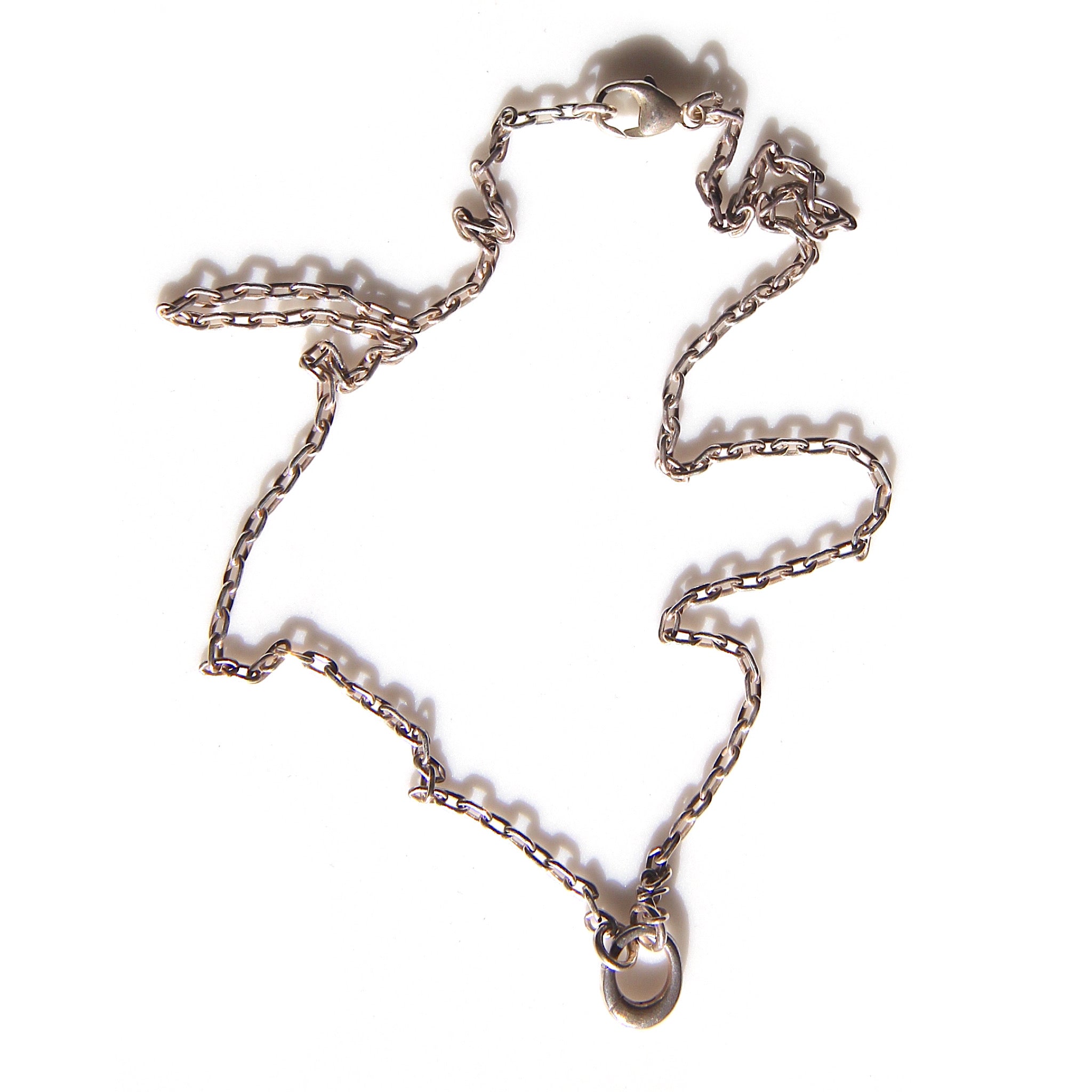 Squared-oval link chain that holds charms